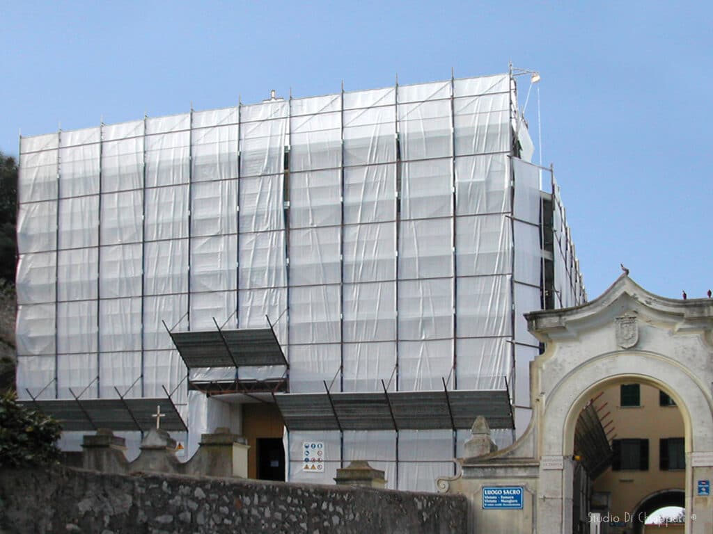 Restauro Chiesa SS Trinità alla montagna spaccata_Ponteggi